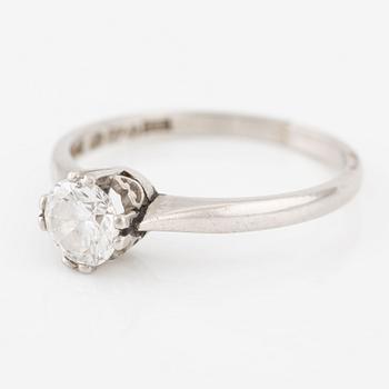 Ring, platinum with brilliant-cut diamond.