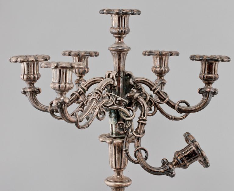 KANDELABRAR, ett par, nysilver, 1900-talets första hälft.