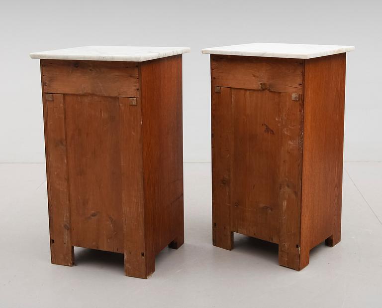 SÄNGBORD, 1 par, 1900-talets första hälft.