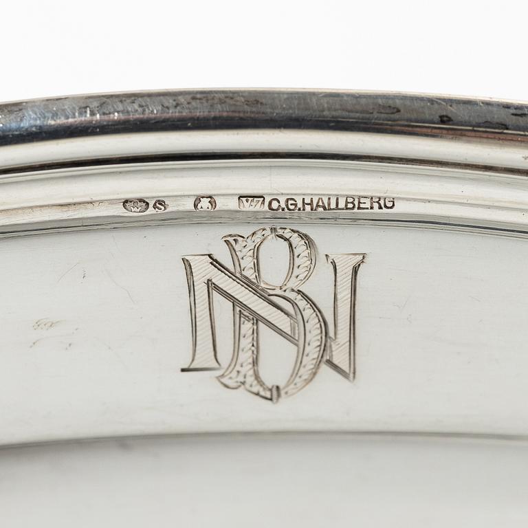 A pair of silver dishes, import mark of CG Hallberg, Stockholm/Malmö 1923.
