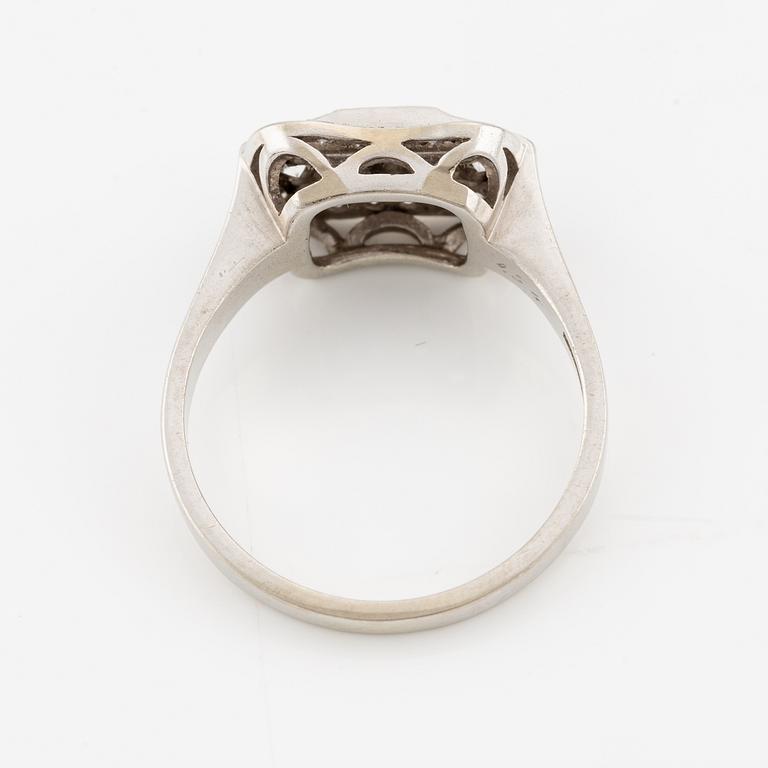 Ring, 18K white gold with brilliant and octagon-cut diamonds 0.54 ct according to engraving.