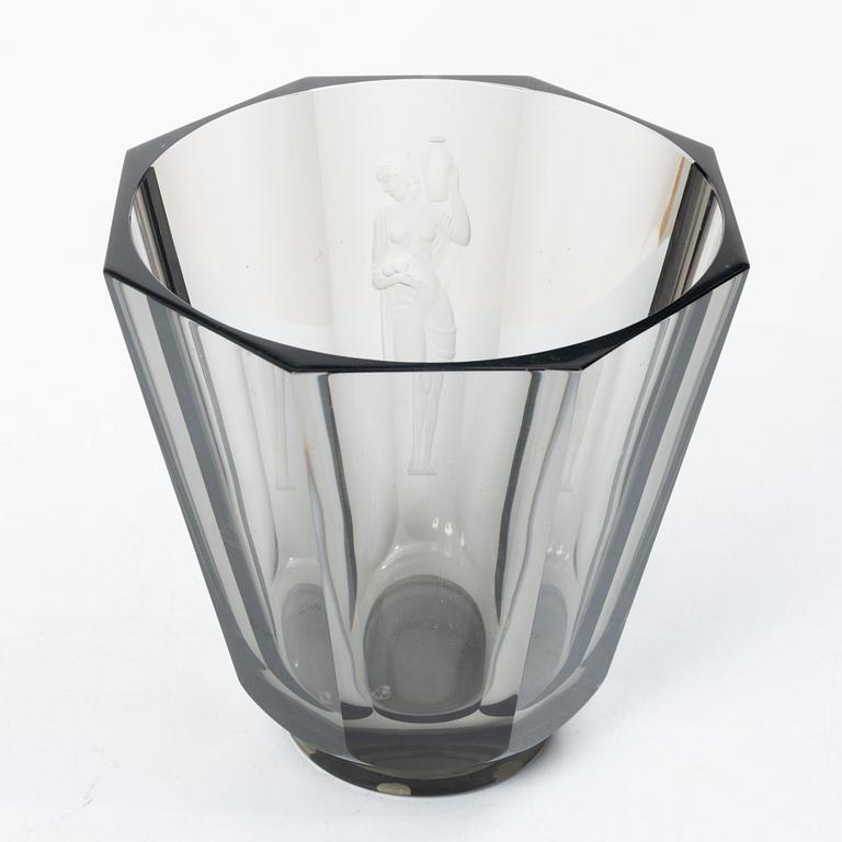 Vicke Lindstrand, a vase, Orrefors, 1937.