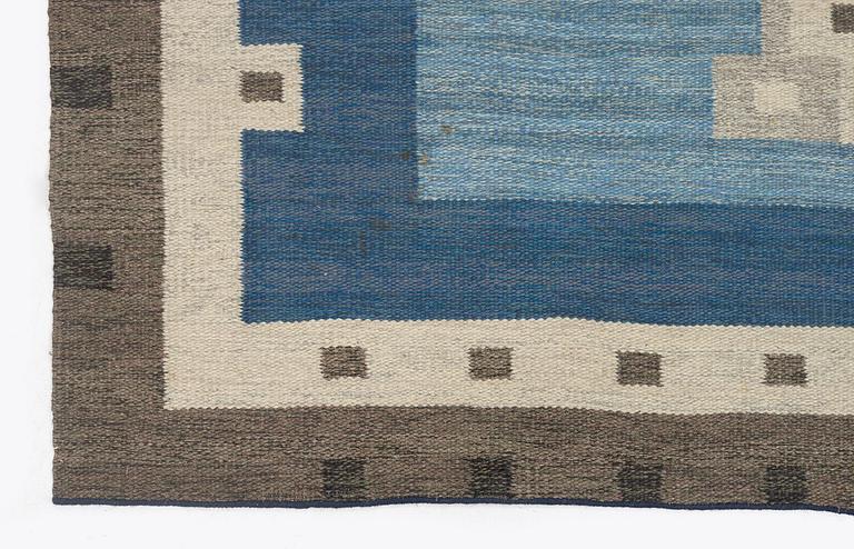 Aina Kånge, a carpet, flat weave, c. 301 x 198 cm, signed AK.