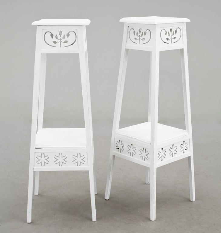 PIEDESTALER, ett par, Jugend, 1910/20-tal.