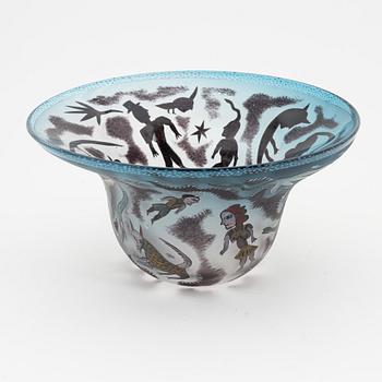Ulrica Hydman-Vallien, a unique glass bowl from Kosta Boda.