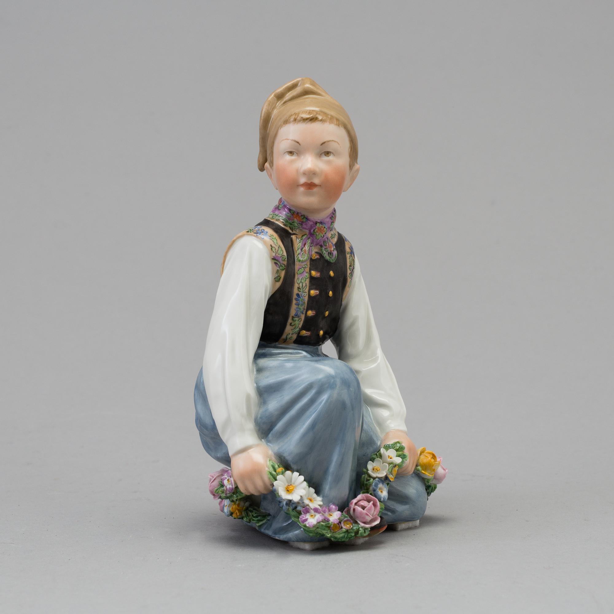 FIGURIN, porslin. "Amager", Royal Copenhagen, Danmark, 1950-tal.