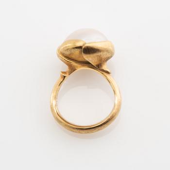 Ole Lynggaard, ring, "Lotus", 18k gold with white pearl.