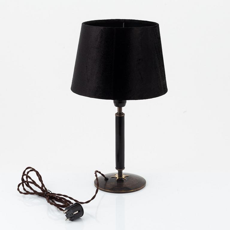 Harald Notini, a model '15124' table light,  Arvid Böhlmarks Lampfabrik, 1930's.