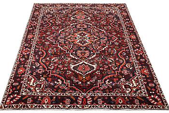 A carpet, Bakhtiari, c. 297 x 197 cm.