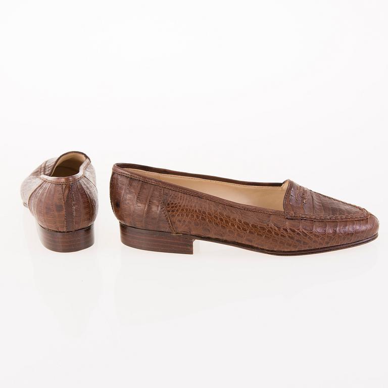 CHANEL Brown Leather Loafers in size 35.5.