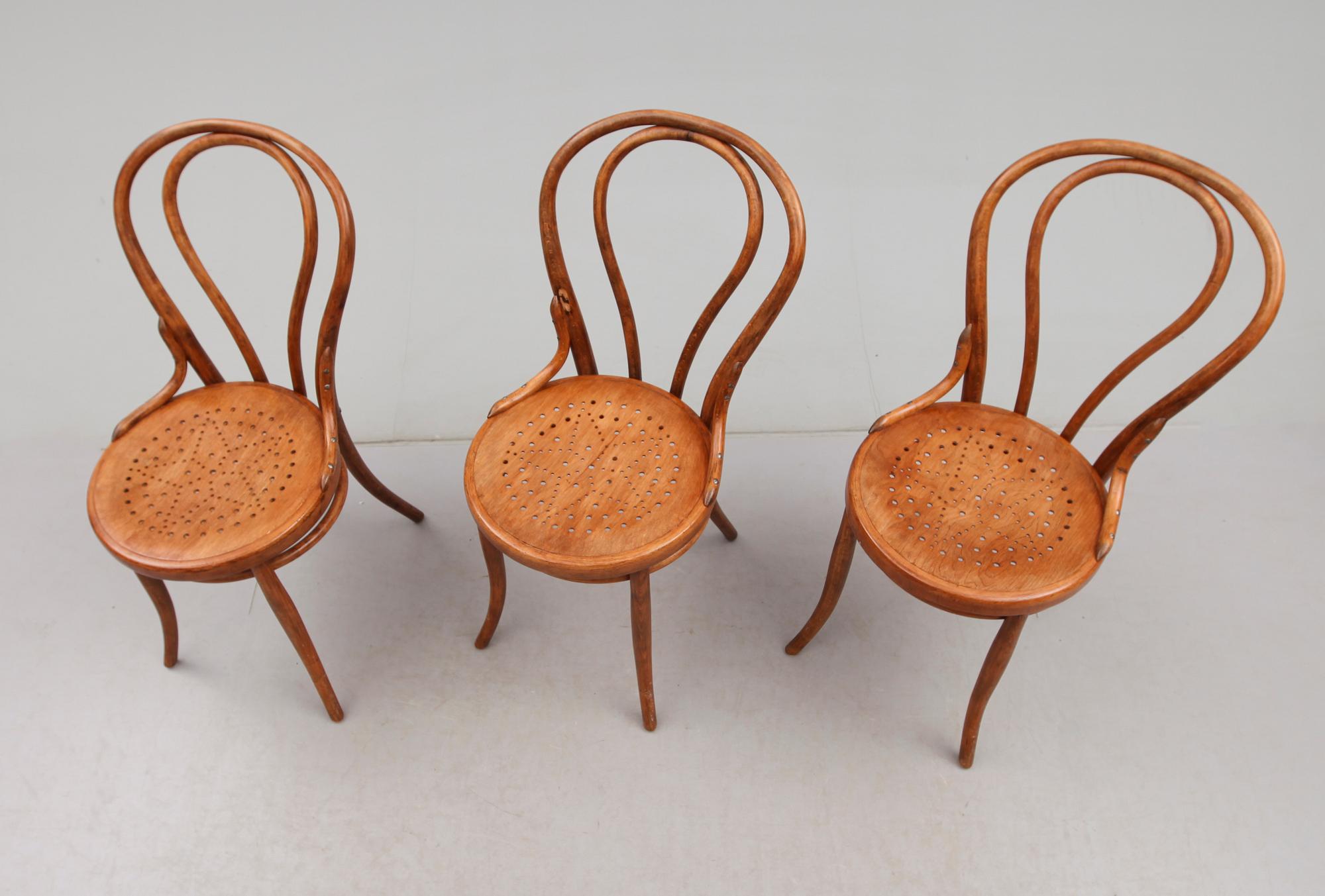 STOLAR, 3 st, Thonetmodell, omkring år 1900.