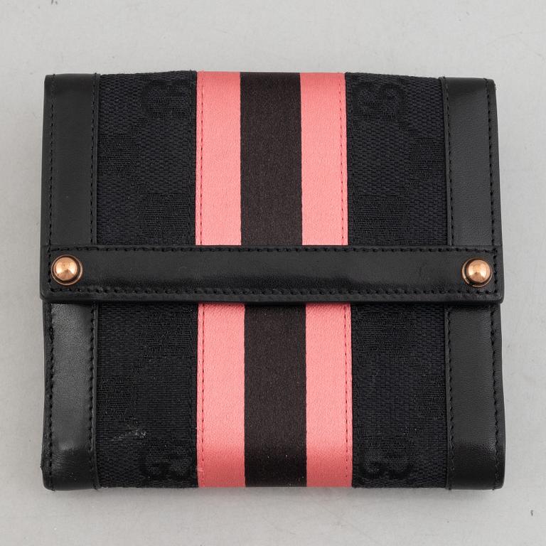 Gucci, väska och plånbok.