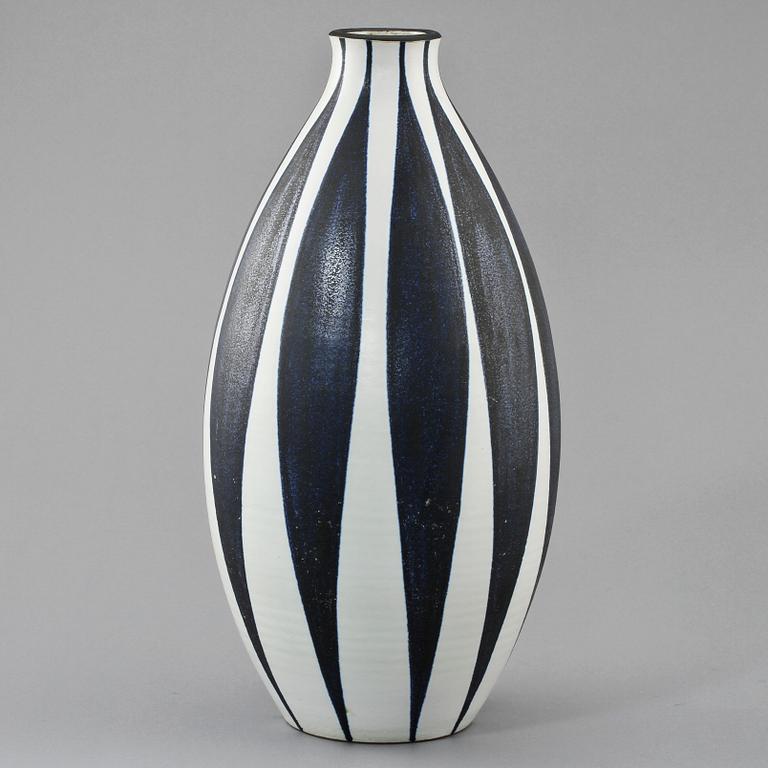 VAS, stengods, Erik Ivarsson samt dekor troligen av Mette Doller, Höganäs, 1900-talets tredje kvartal.