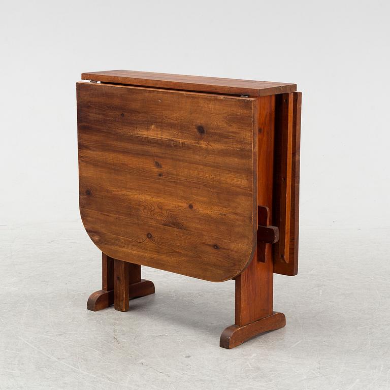 A pine gate-leg table, 1930's/40's.