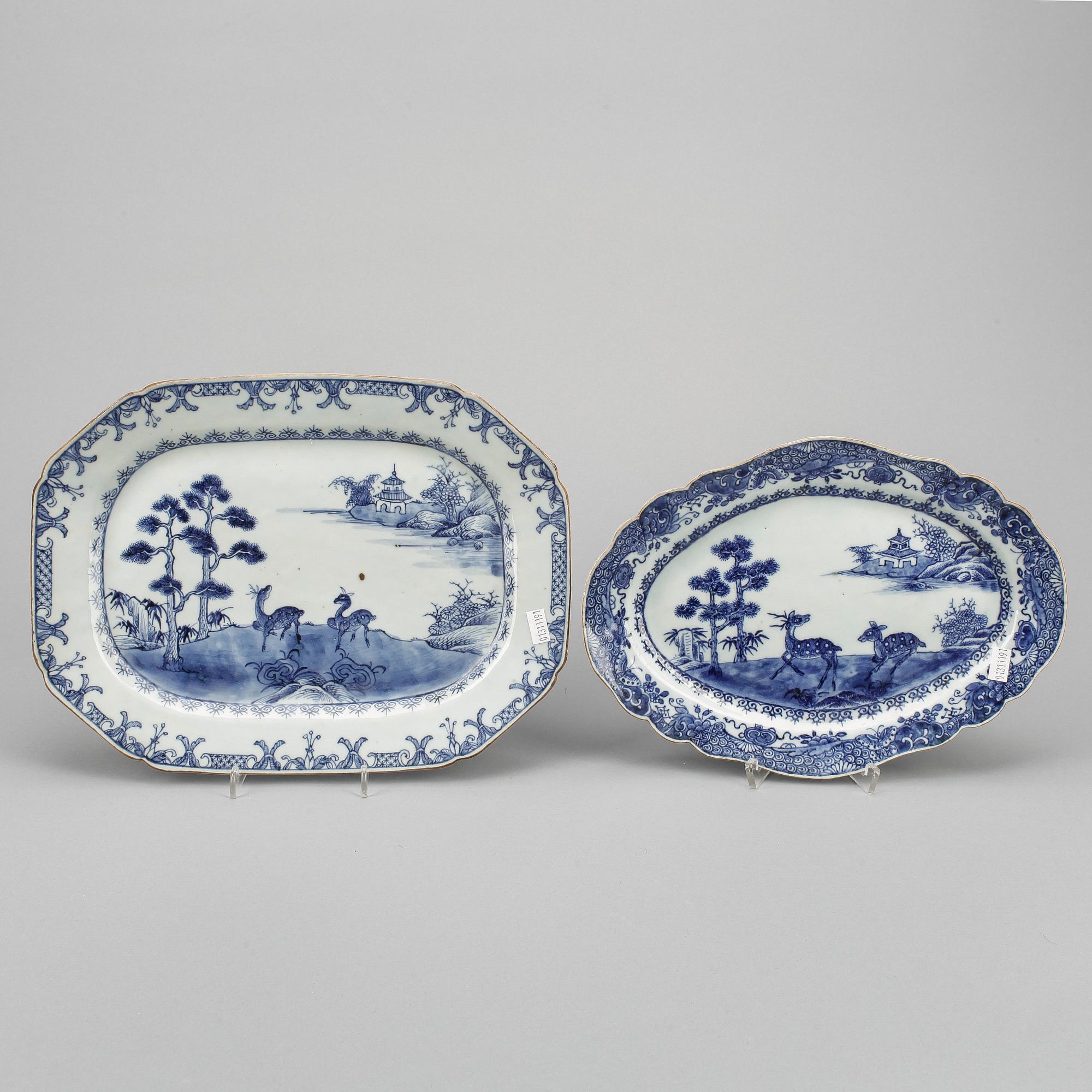 STEKFAT, 2 st. Porslin, Qing dynastin, Qianlong (1736-95).
