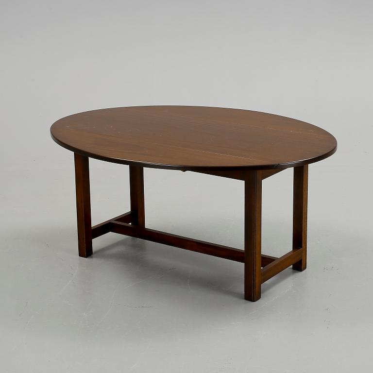 SOFFBORD, av typen Huntingtable. 1900-talets andra hälft.