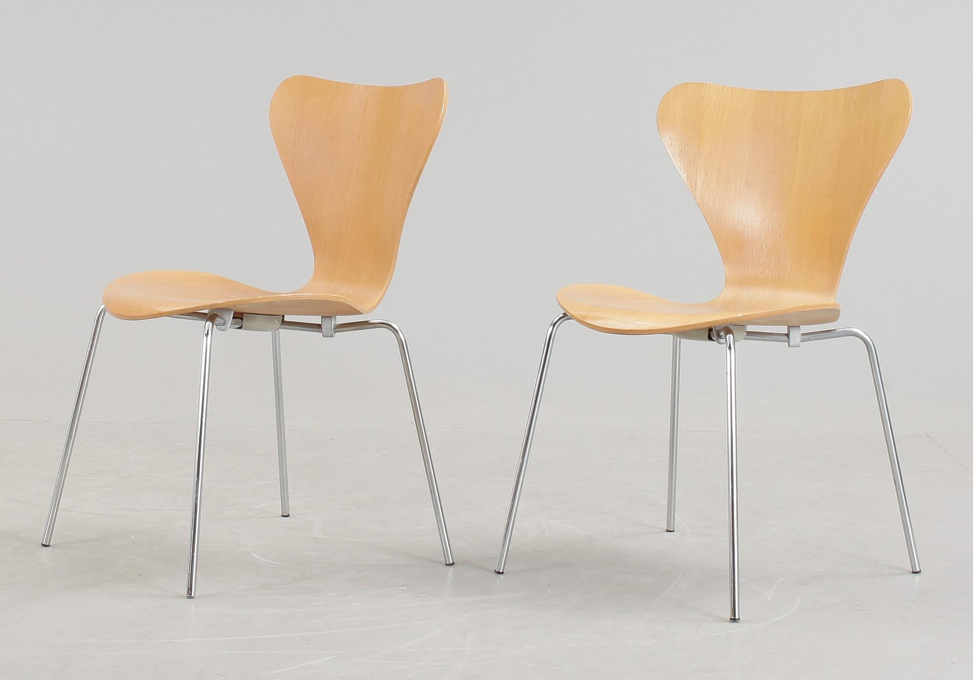 STOLAR, ett par, "Sjuan", Arne Jacobsen, Fritz Hansen. 1978.