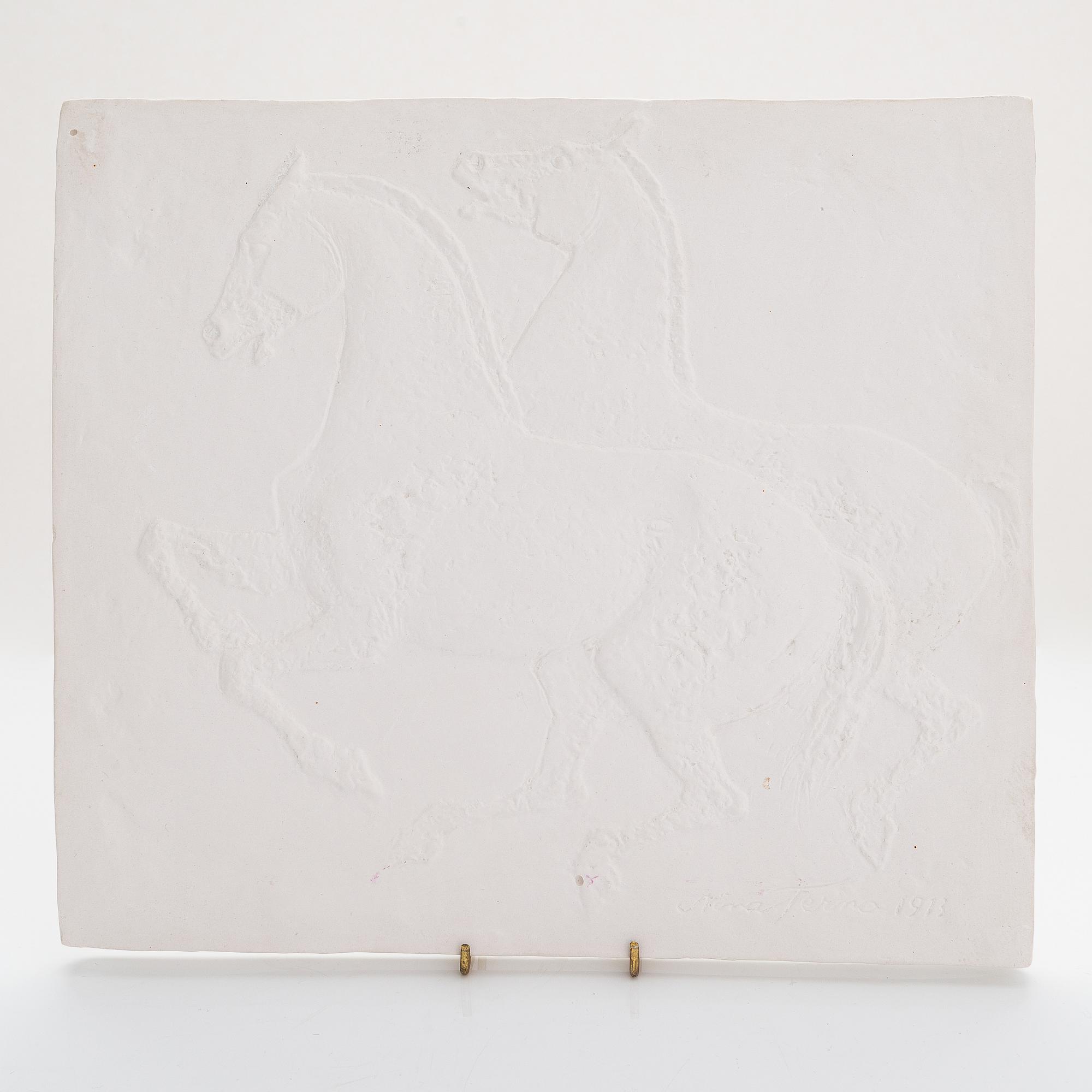 Nina Terno,  relief, gips, signerad och daterad 1973.