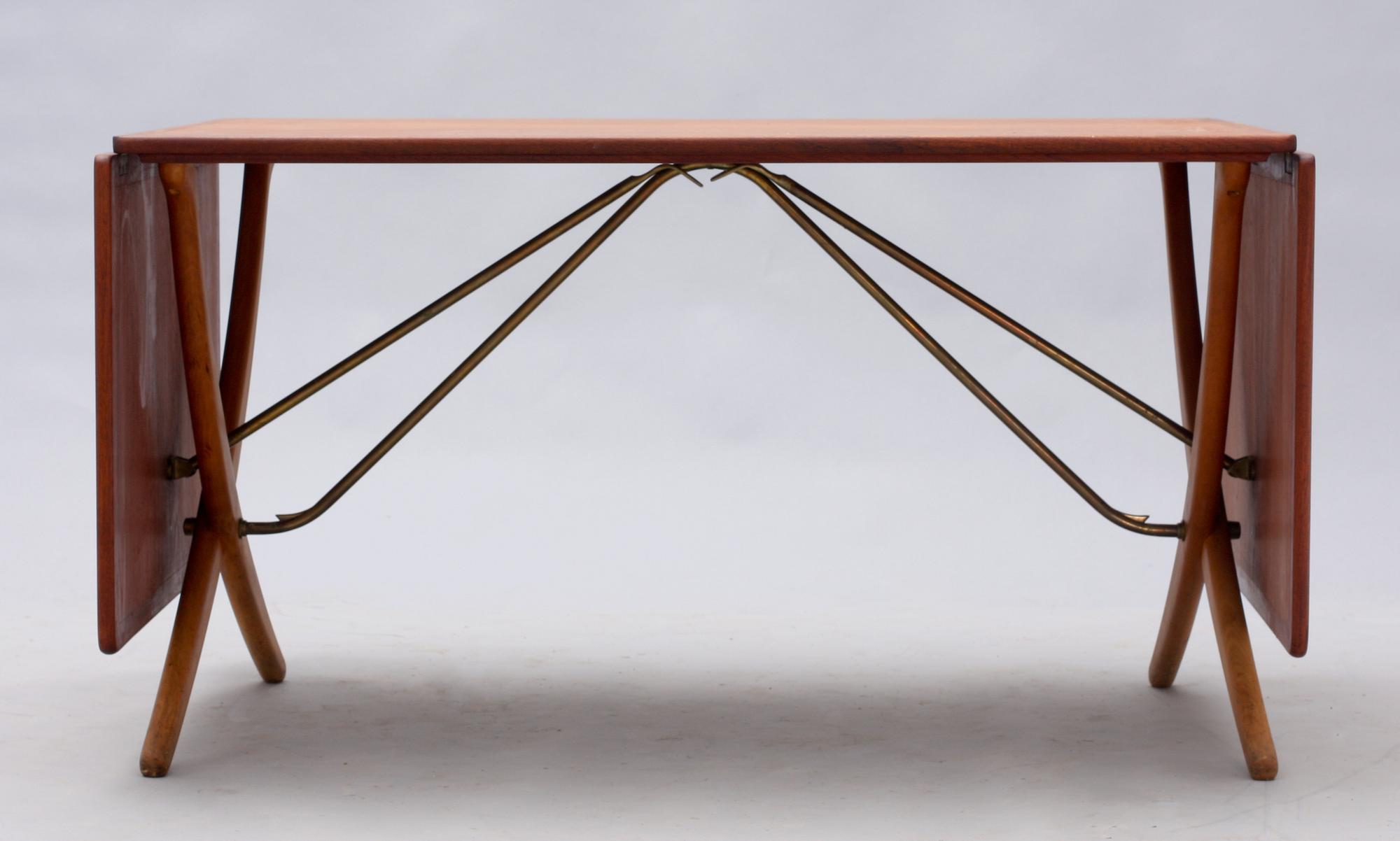 MATBORD, med klaffar, Hans J Wegner för Andreas Tuck, Danmark.