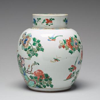 A famille verte jar with cover, Qing dynasty, 18th Century.