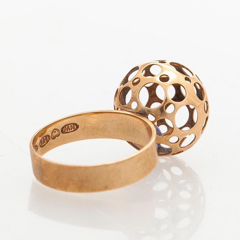 Liisa Vitali,  a 14K gold 'Leppäkerttu' (Ladybird) ring, Westerback, Helsinki 1973.