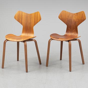 Arne Jacobsen, 8 stolar "Grand Prix", Fritz Hansen, Danmark, 2016.