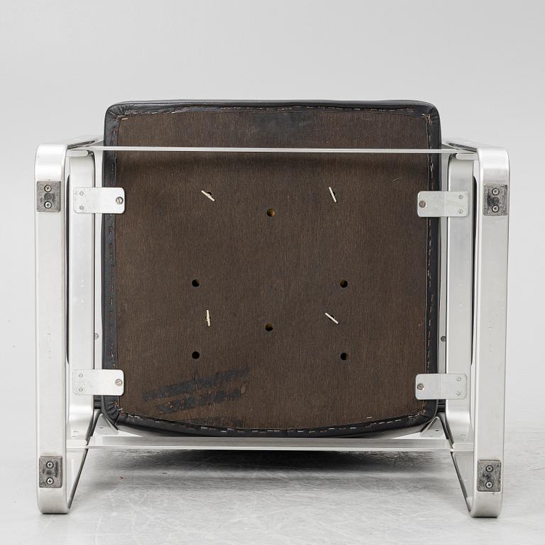 Karl Erik Ekselius, a pair of "Mondo" armchairs, JOC Möbel, late 20th century.