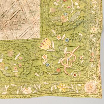 A Swedish silk quilt later part of the 18th century/early 1800s, ca 229x185 cm.