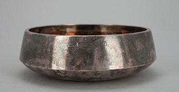 SKÅL, silver, Pekka Piekäinen, Auran Kultaseppä Oy, Åbo 1977. Vikt ca 207 g.