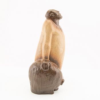 Åke Holm, figurin signerad glaserat stengods.