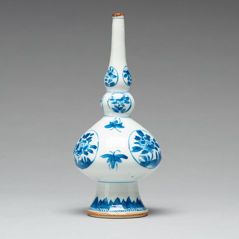 VATTENDROPPARE, porslin. Qingdynastin, Kangxi (1662-1722).