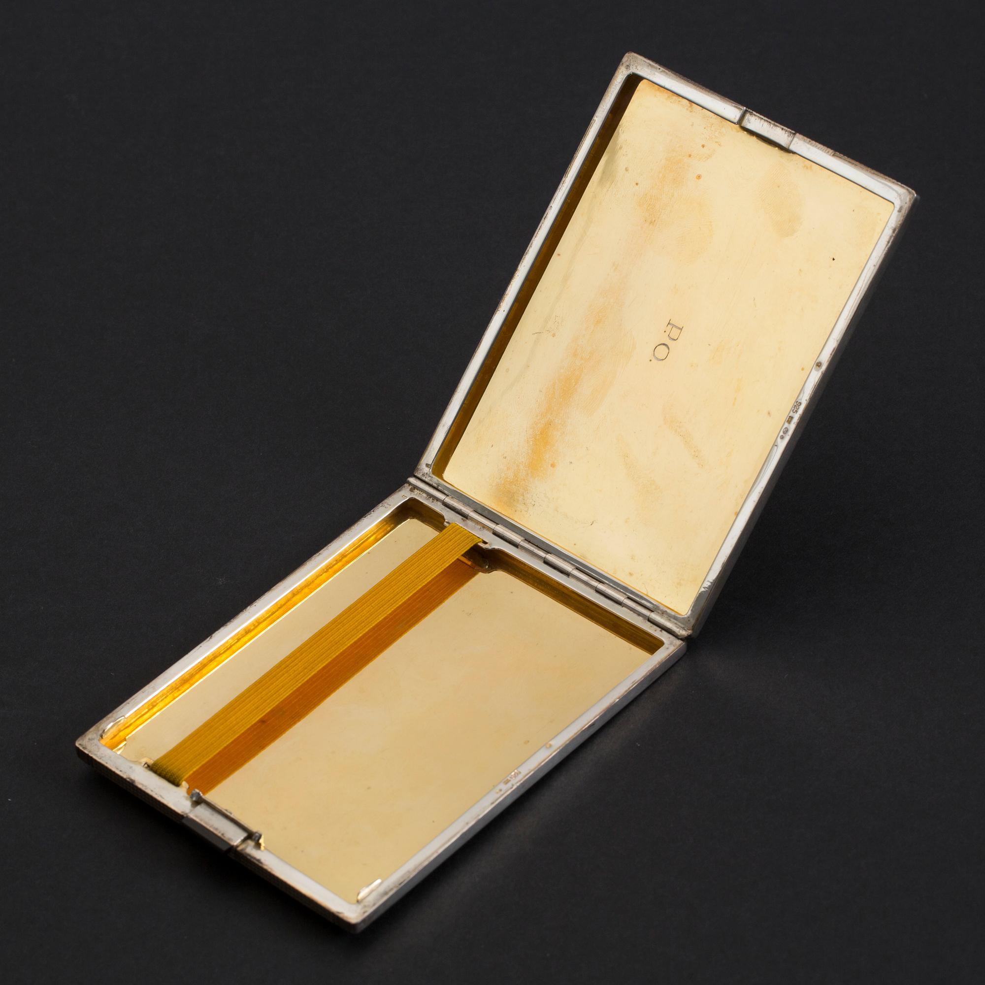CIGARETTETUI, silver, Frankrike, svenska importstämplar. Vikt ca 148 g.
