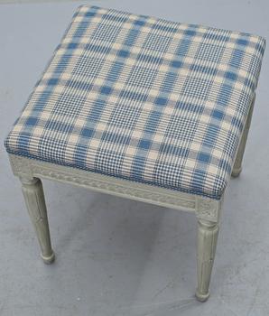 TABURETT, gustaviansk stil, 1900-talets första hälft.