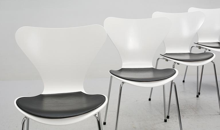 STOLAR, 4 st, "Sjuan", Arne Jacobsen, Fritz Hansen, Danmark, 2005.