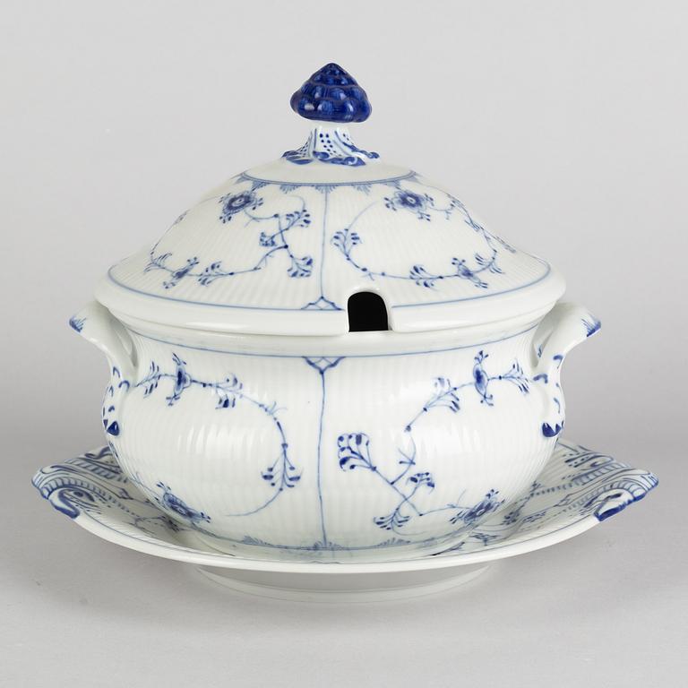 A 'Blue Fluted Plain' porcelain tureen with cover and stand, Royal Copenhagen, model 222 and 319, 29th century.