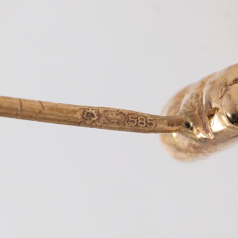 Korvakorut, 14K kultaa ja timantteja.