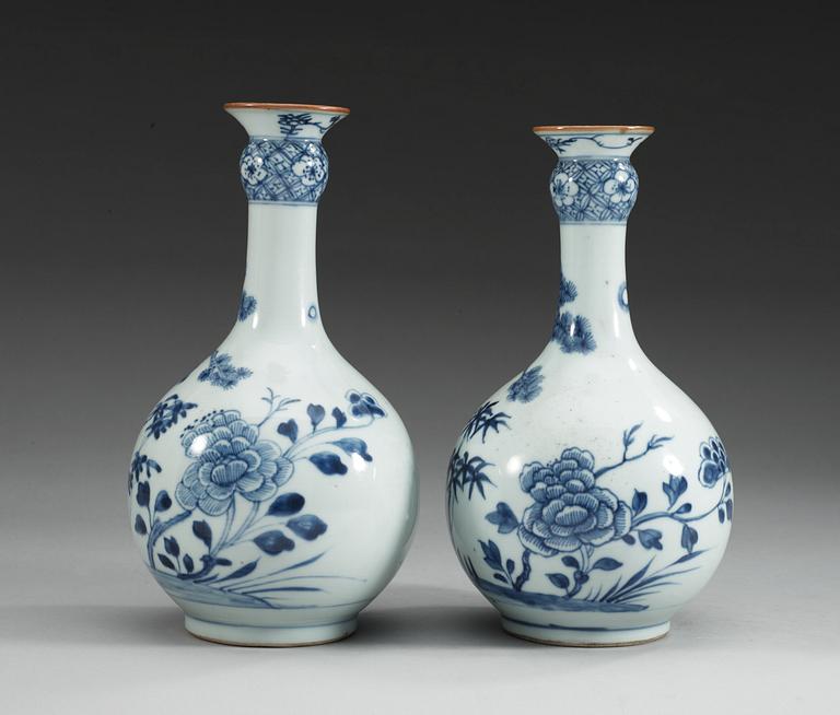 A pair of blue and white vases, Qing dynasty, Qianlong (1736-95).
