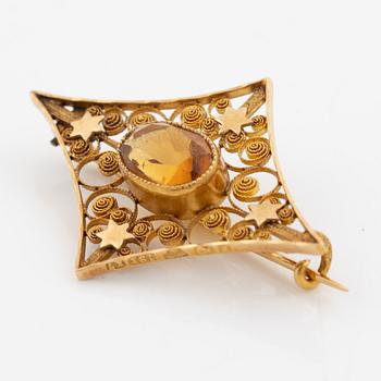 Brooch, 18K gold, filigree work with citrine.