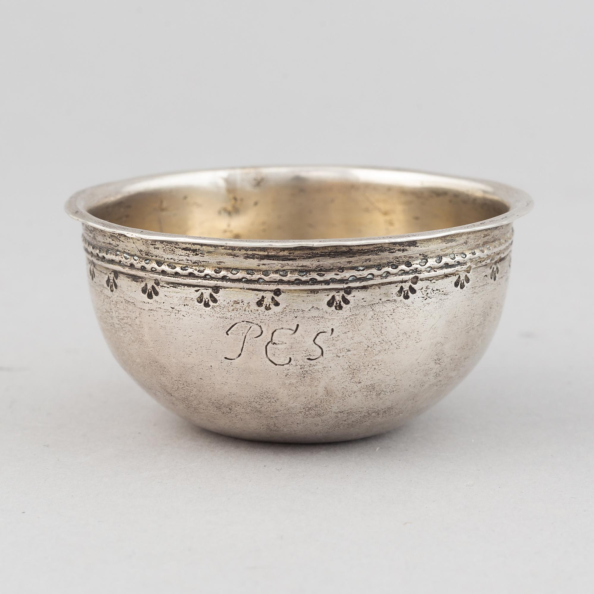A swedish silver tumbler, mark of Isac Sauer, Stockholm 1761.