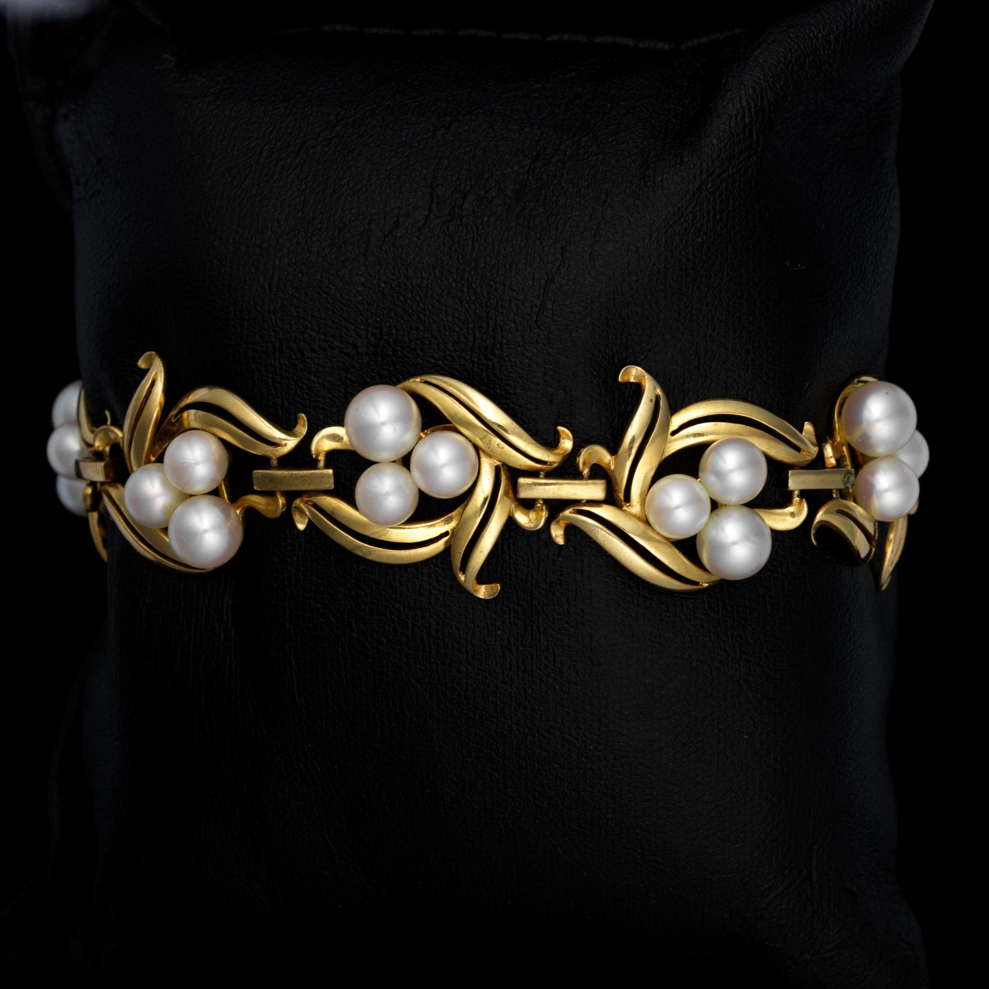 ARMBAND, 14K guld, pärlor. Vikt ca 22,1 g.