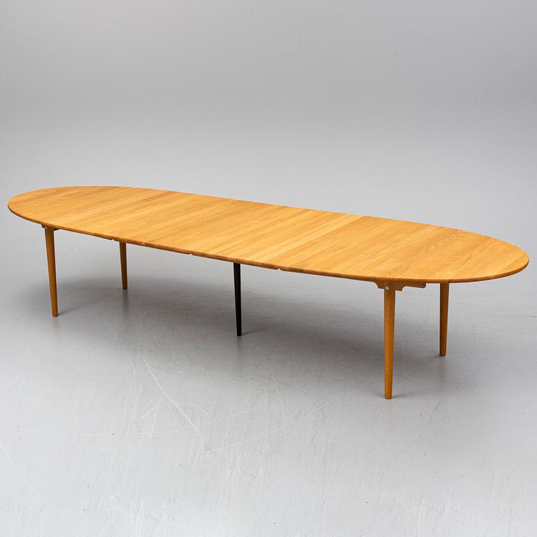 HANS J WEGNER, a oak dining table model CH339, Carl Hansen & Son, Denmark.