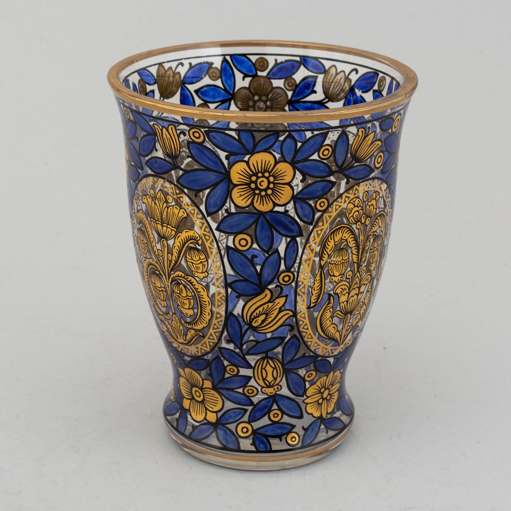 VAS, emaljmålat glas, sannolikt Haida/ Novy Bor, Böhmen tidigt 1900-tal.