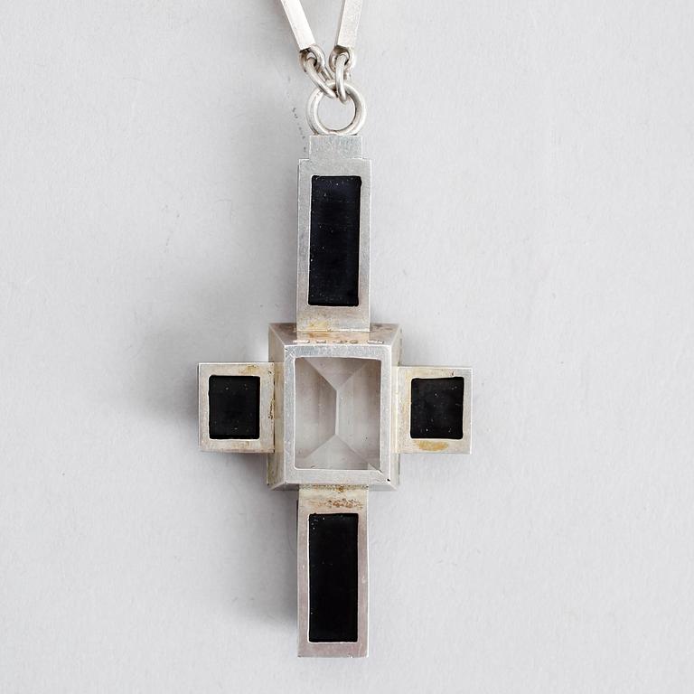 A Wiwen Nilsson silver and onyx pendant and chain, Lund 1939.