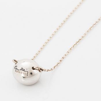 Efva Attling, ring, armband och hänge med kedja, 'love bead' silver med rökkvarts.