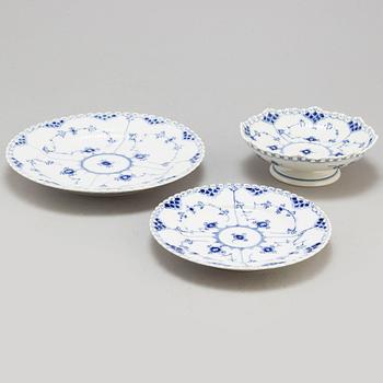 ROYAL COPENHAGEN, servis, 80 delar, porslin, "Musselmalet Helblond", Danmark.