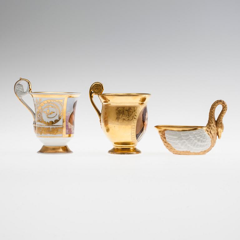 KOPPAR MED FAT, 3 st, porslin, empire, Wien, Berlin och sannolikt Ryssland 1800-tal.