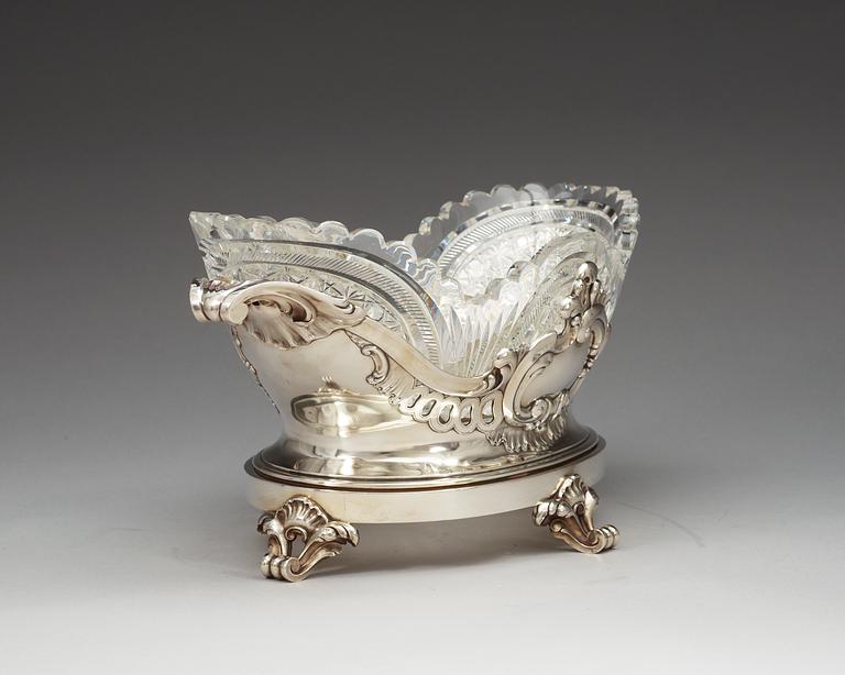 A Fabergé 20th century silver and glass jardiniere, Moscow 1908-1917. Inventory no 41158. Imperial Warrant.