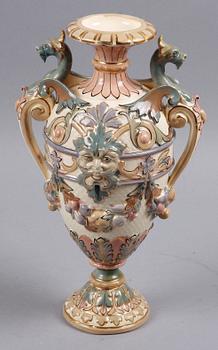 VAS, porslin, majolika, Rörstrand. 1800-tal.
