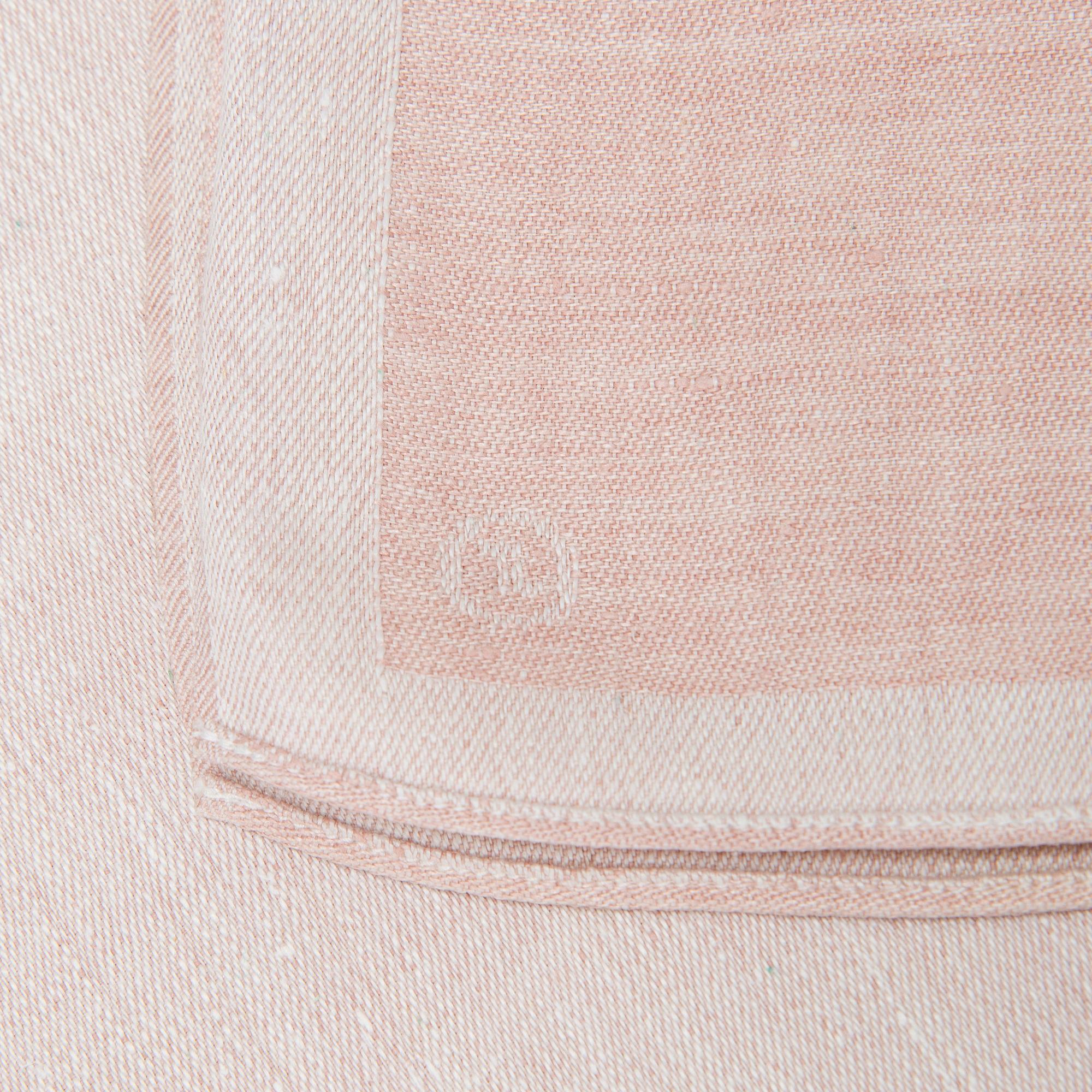 Dora Jung, servetter,  26 st, linnedamast, "100 Rosor" och "Viol", 1961-83.