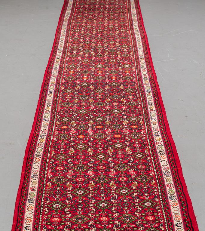 A RUNNER, Hamadan, ca 594 x 82 cm.
